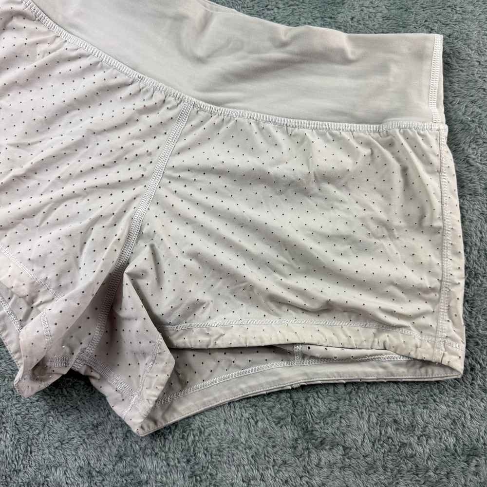 Lululemon Final Lap Shorts Lined Perforated Running Taupe Size 4 LW7AM7S - Picture 5 of 11